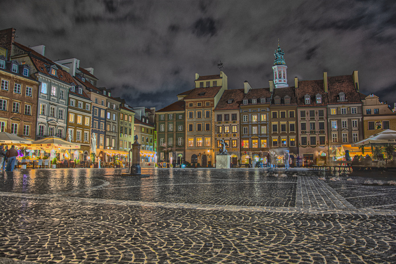 Warszawski Rynek nocą