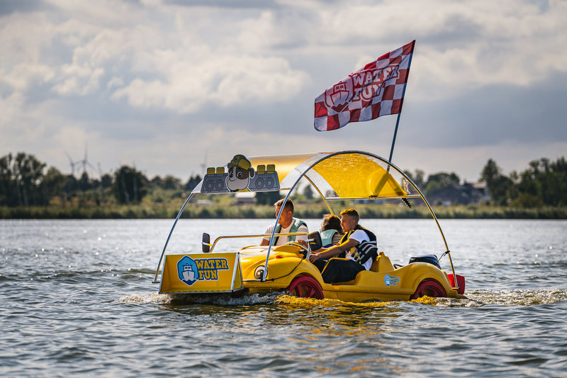 Rejs rowerkiem wodnym po Jeziorze Jamno w Mielnie