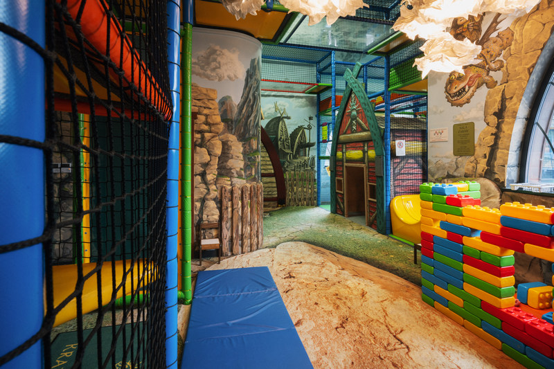 Sala zabaw w hotelu dla dzieci w górach