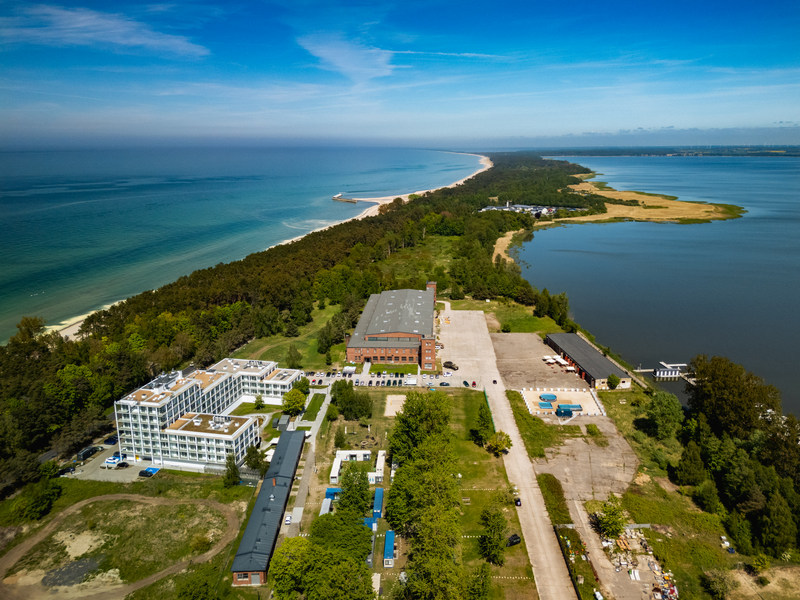 Budynki resortu Arche FAbryka Samolotów w Mielnie