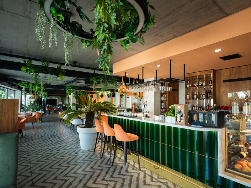 Bar w hotelu nad Jeziorem Żywieckim