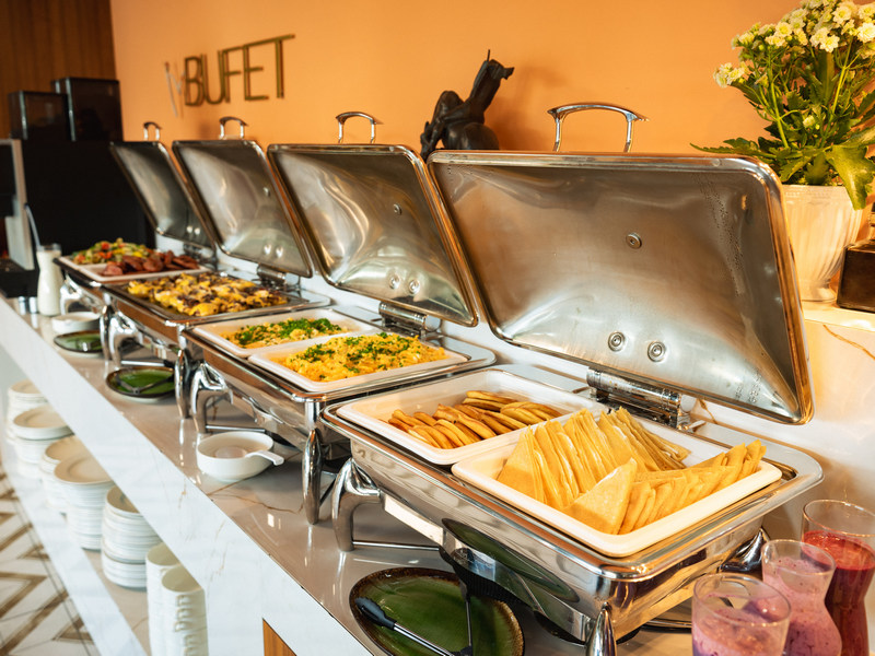 Bufet w restauracji w hotelu nad Jeziorem Żywieckim
