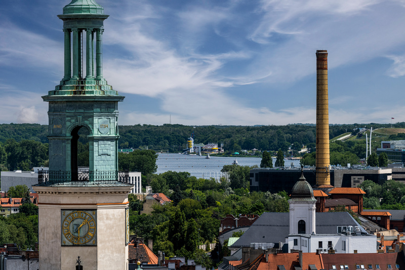 Panorama Poznania z widokiem na ratusz i Jezioro Maltańskie