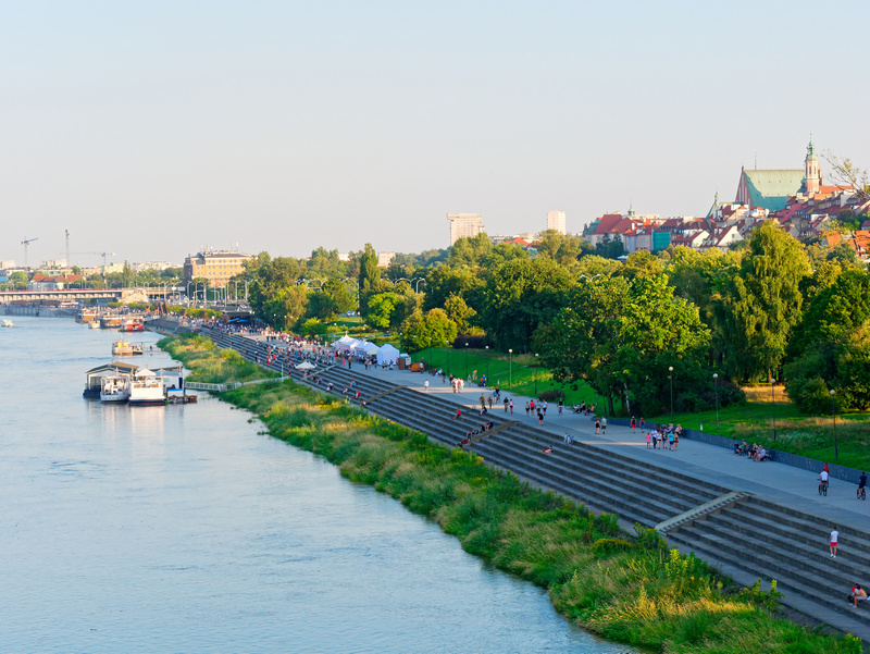 Widok na Bulwary Wiślane w Warszawie