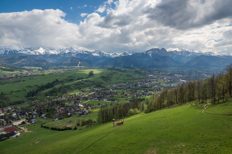Widok z Harendy na ośnieżone Tatry
