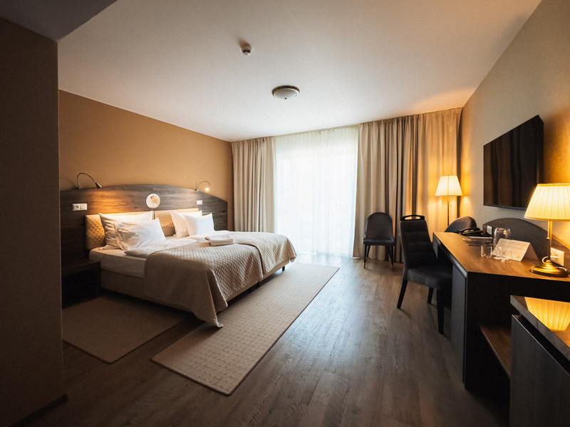 Wnętrza pokoju w hotelu Juvena nad morzem