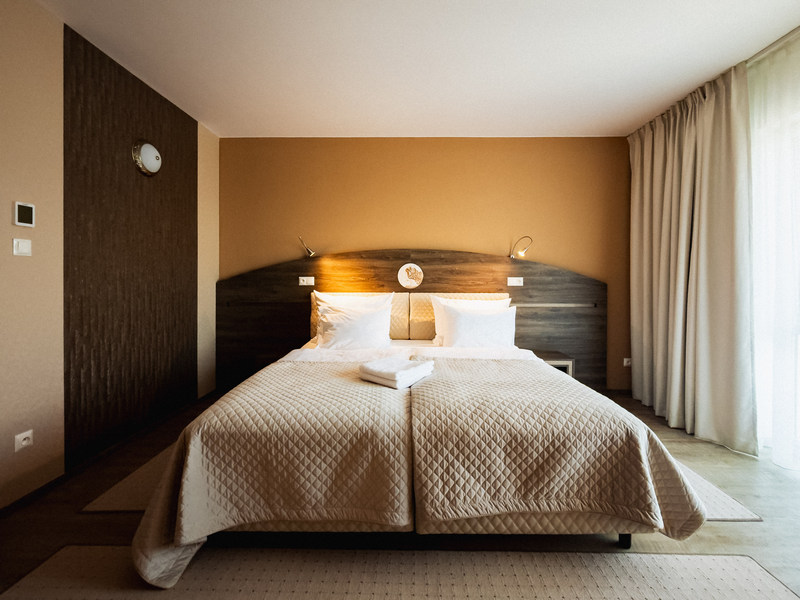 Wnętrza pokoju w hotelu Juvena nad morzem