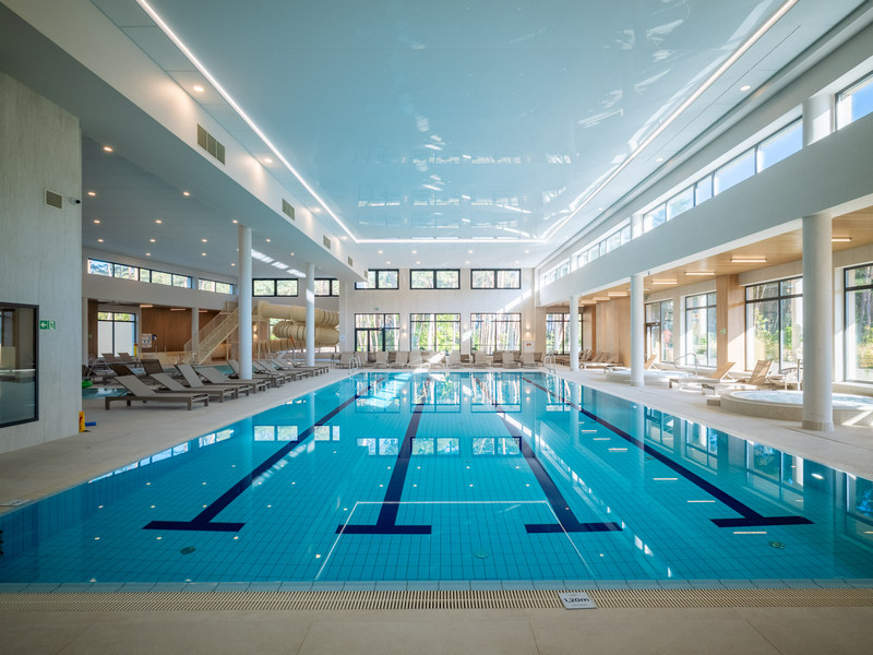 Basen w ESSENSE Baltic Resort & SPA Dziwnów