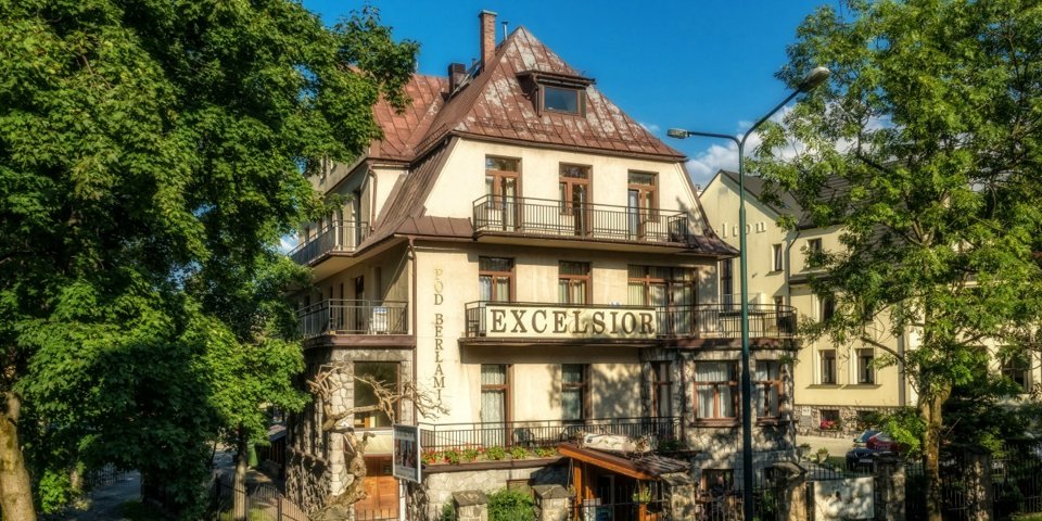 Willa Excelsior to historyczny niemal 100 letni obiekt w centrum Zakopanego