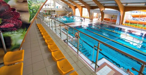 Goście mogą korzystać z bogatego zaplecza rekreacyjnego, m.in. basenu sportowego