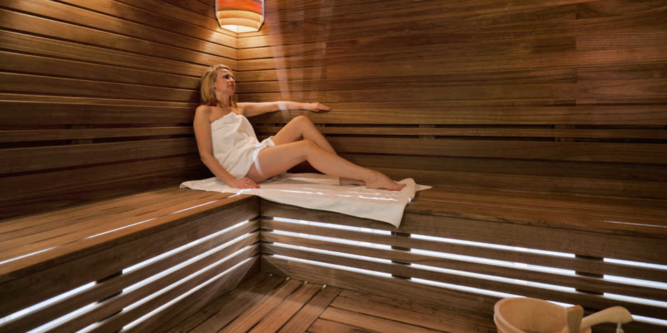 Osoby spragnione odprężenia mogą skorzystać z seansu w strefie saun