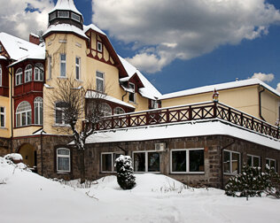 W Świeradowie i okolicy zimą działa kilka wyciągów narciarskich