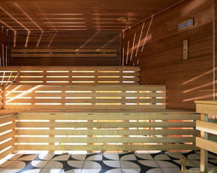 Do dyspozycji gości jest także jacuzzi oraz atrakcyjna strefa saun