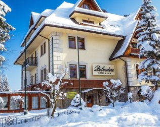 Hotel jest położony tuż przy jednej z najpiękniejszych dolin w Tatrach