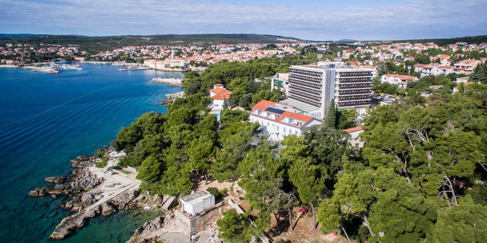 Hotel Drazica położony jest na chorwackiej wyspie Krk