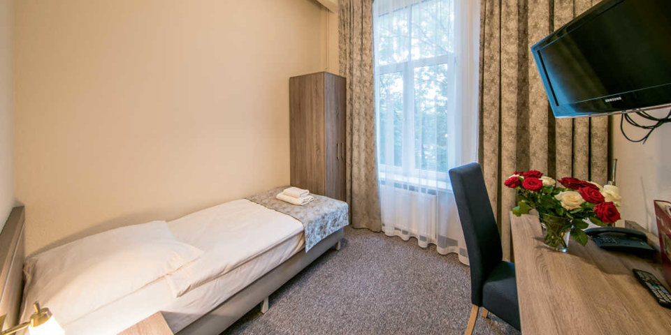 Goście mogą zakwaterować się w pokojach 1- i 2-osobowych