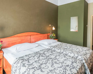 Dostępne łóżka w zależności od pokoju mogą być pojedyncze bądź podwójne