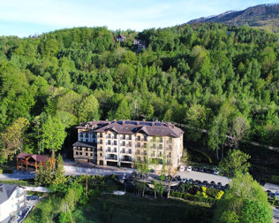 Hotel Elbrus SPA & Wellness zlokalizowany jest w Szczyrku