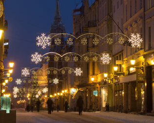 Zimą Toruń jest odświętnie oświetlany