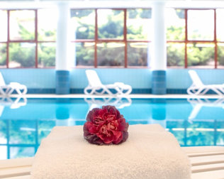 Strefa relaksu składa się z basenu, sauny i gabinetu masażu