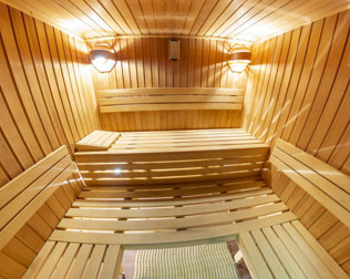 Sucha sauna, jacuzzi i masaże sprawią, że każdy poczuje się lepiej