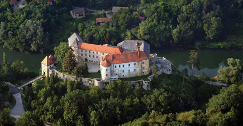 Zamek Ozalj - jedna z najbardziej znanych fortyfikacji Chorwacji 20 km od hotelu