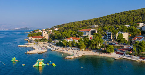 Hotel Sveti Kriż znajduje się na malowniczej wyspie Ciovo