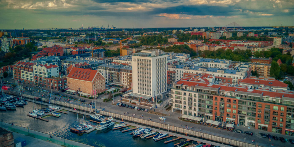 Znajduje się w centrum Gdańska, oferuje piękny widok na panoramę Starego Miasta