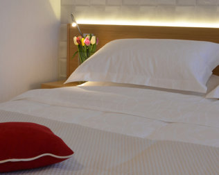 Spokojna okolica i wygodne łóżka zapewniają wysoki komfort wypoczynku