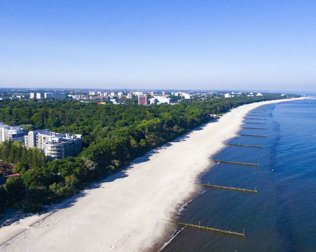 Diune Hotel & Resort jest położony w otoczeniu zieleni tuż przy szerokiej plaży
