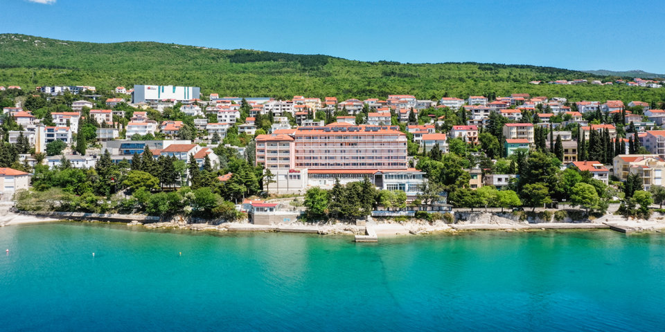 Hotel Mediteran*** położony nad samym Adriatykiem