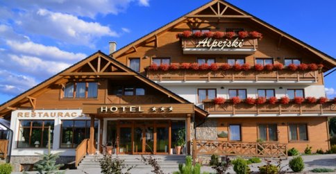 Hotel Alpejski to zadbany obiekt wybudowany w stylu tyrolskim