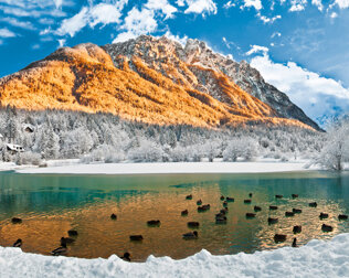 Zachwycające górskie jeziorka to cel nietrudnego zimowego spaceru