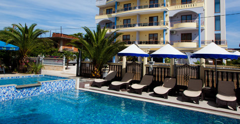 Położony między centrum Ulcinj i Wielką Plażą