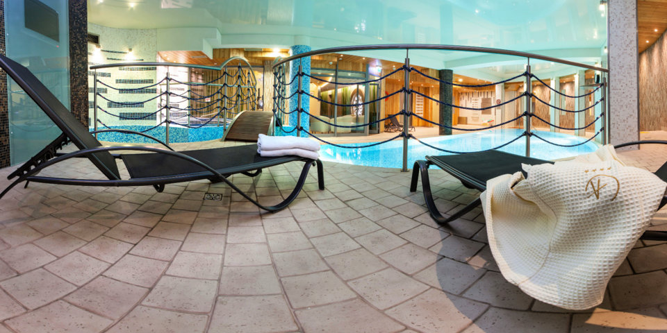Galaxy to komfortowy hotel z basenem w doskonałej lokalizacji