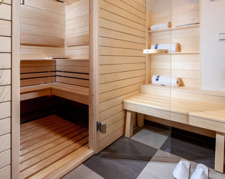 W obiekcie mieści się mini sauna