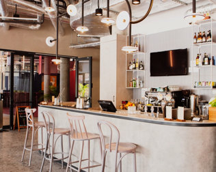 Lobby bar uzupełnia ofertę gastronomiczną hotelu