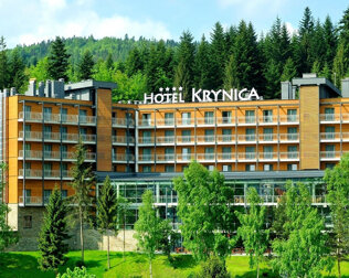 Hotel Krynica jest przepięknie wtopiony w zbocza Beskidu Sądeckiego