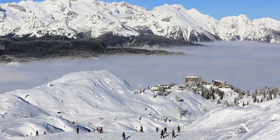 4,5 km od hotelu znajduje się wyciąg narciarski Vogel