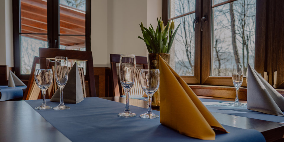 W hotelu znajduje się Restauracja Karpacka