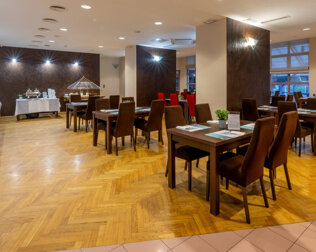 Hotelowa restauracja U Wodnika oferuje specjały regionu bieszczadzkiego