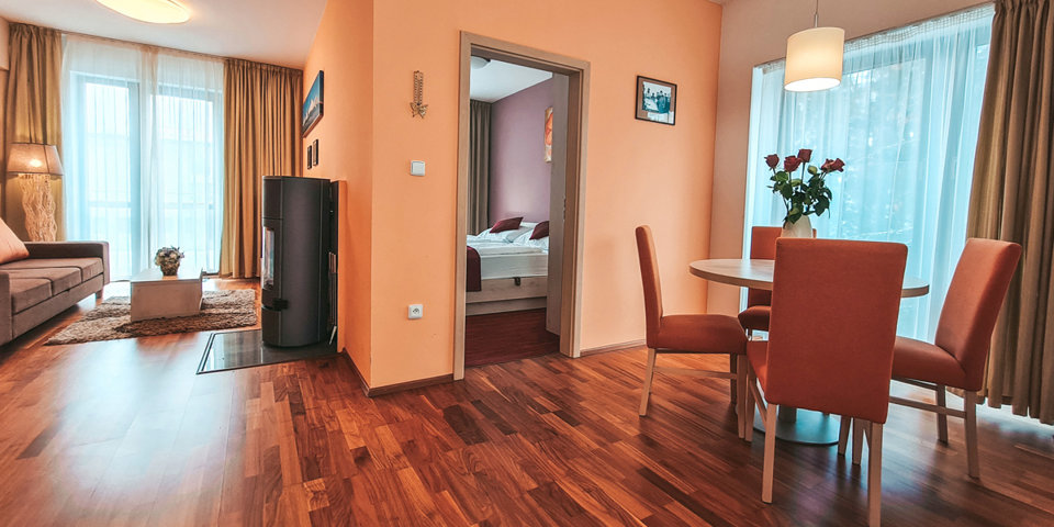 Hotel Crocus oferuje zakwaterowanie w komfortowych apartamentach