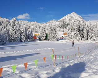 Ośrodek narciarski jest 1,5 km od hotelu