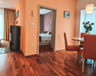Hotel Crocus oferuje zakwaterowanie w komfortowych apartamentach