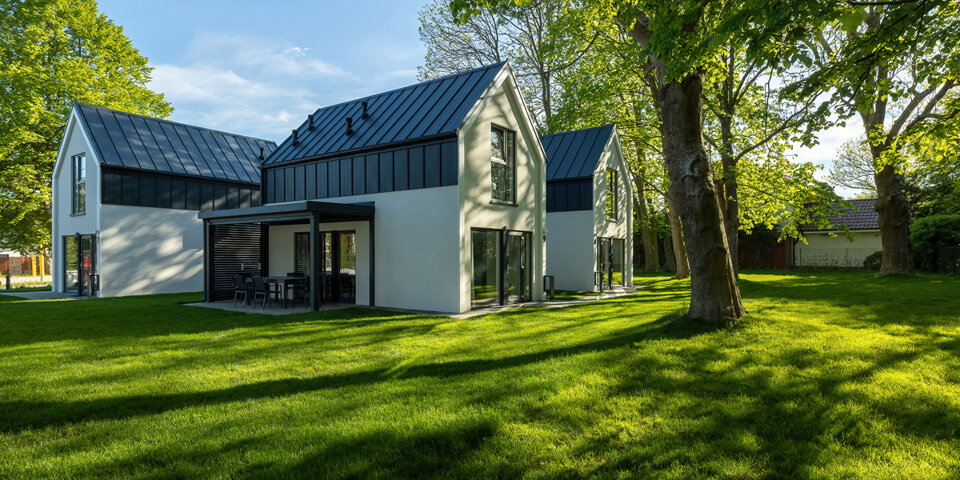 Villa Hoff oferuje pokoje w głównym budynku oraz nowoczesne Domki Garden