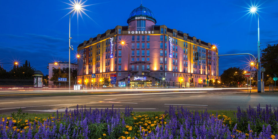 Hotel Radisson Blu Sobieski**** mieści się w centrum Warszawy