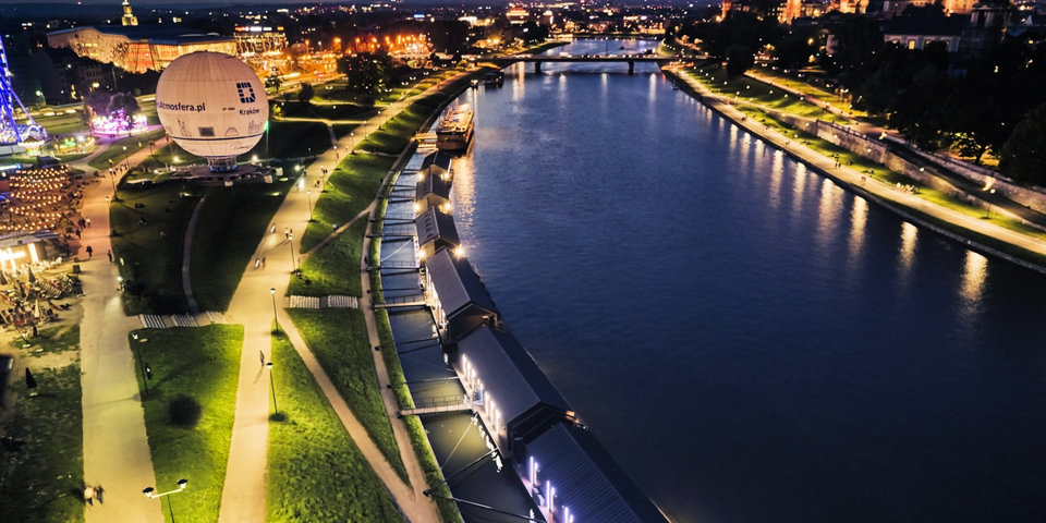 To 6 niezależnych budynków na królowej polskich rzek