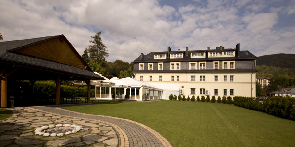Hotel Alpin jest dogodnie zlokalizowany w centrum Szczyrku