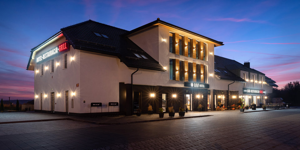Ilkus Hotel & Restaurant położony jest między Śląskiem i Krakowem