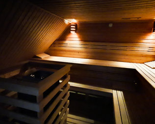 Strefa wellness umożliwia korzystanie z sauny